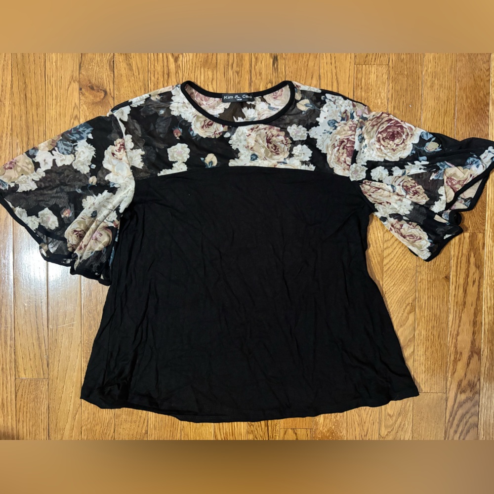 Kim & Cami Black Floral Mesh Sleeve Top